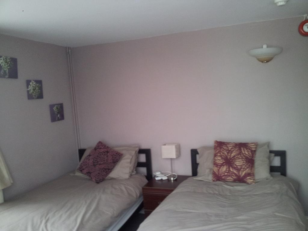 Shoulder Of Mutton Hotel Milton Keynes Ruang foto
