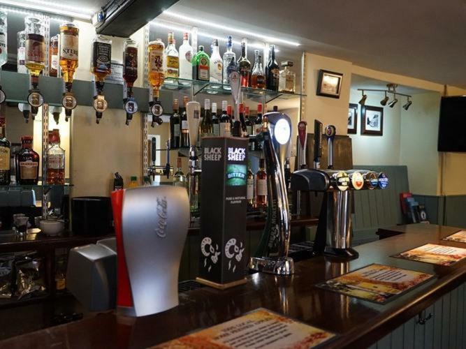 Shoulder Of Mutton Hotel Milton Keynes Bagian luar foto